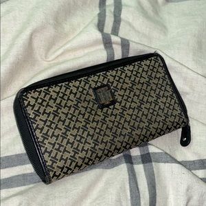 Tommy Hilfiger wallet